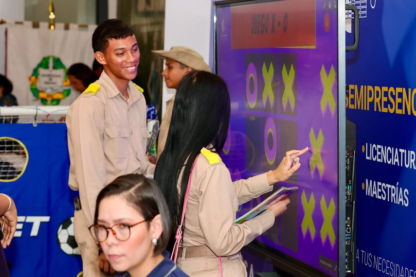 Expo Vocacional Futuro 360 orienta a estudiantes a elegir carrera profesional