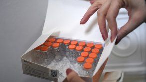 Vacunas chinas anticovid mostraron ser seguras pero falta información según expertos de OMS