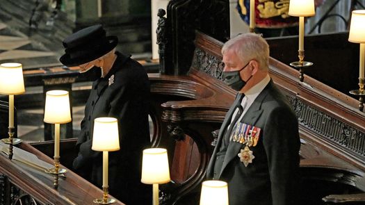 Familia real británica acusa a los medios de publicar afirmaciones infundadas