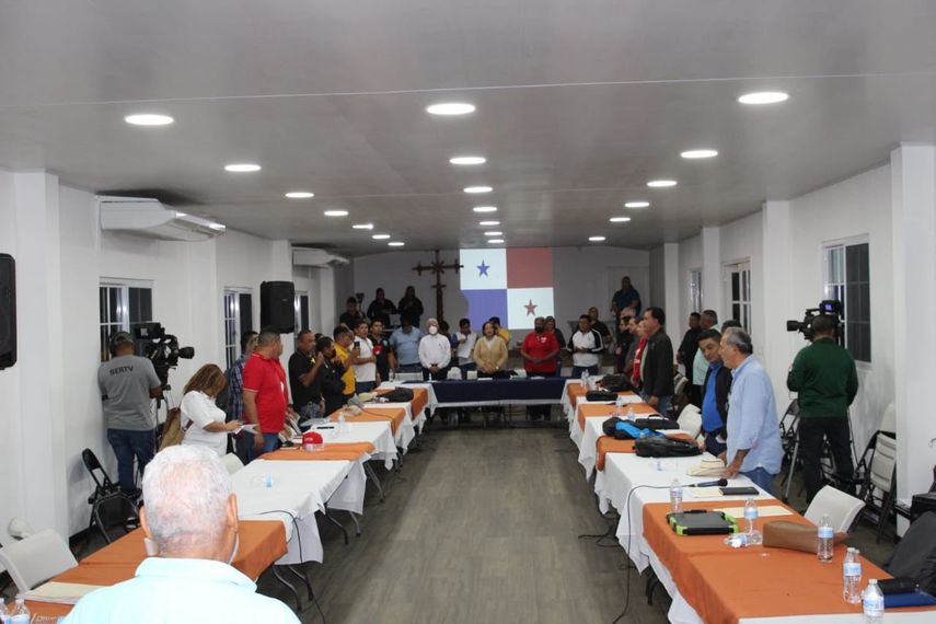 Gobierno y gremios concluyen primera fase del diálogo