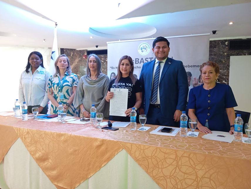 Panamá enfrenta un creciente problema de salud pública relacionado con la mala alimentación. Panamá enfrenta un creciente problema de salud pública relacionado con la mala alimentación.