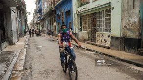 Eta ya es tormenta y centro de Cuba la espera en estado de alarma