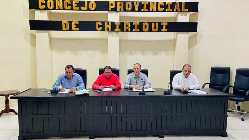 El gobernador de Chiriquí expresó la importancia de acatar los instrumentos legales que buscan fortalecer la transparencia en la gestión pública.