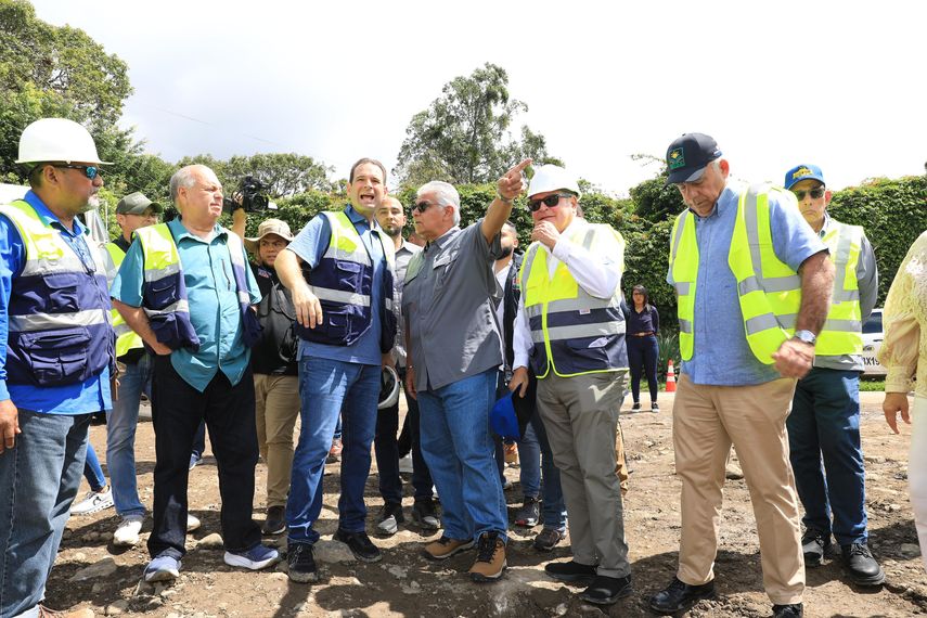 Mulino se reúne con productores en Boquete e inspecciona trabajos, tras recientes lluvias