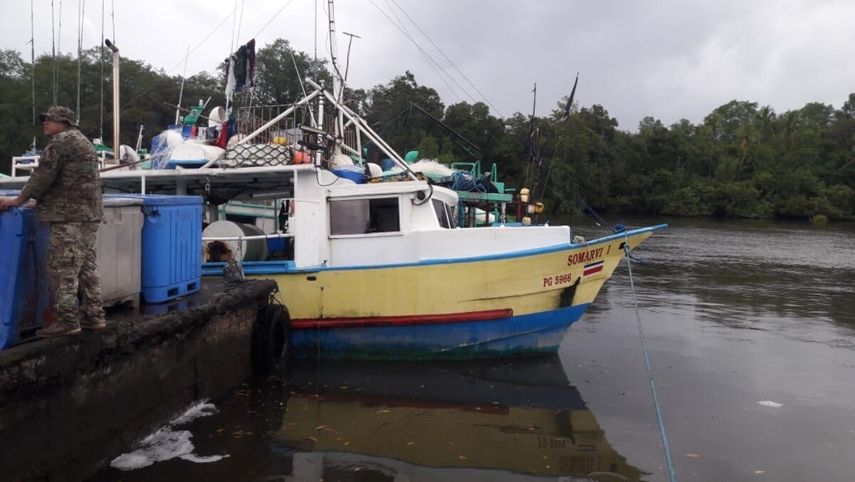 A la espera de la construcción de un mercado del marisco han quedado los pescadores artesanales en Pedregal.