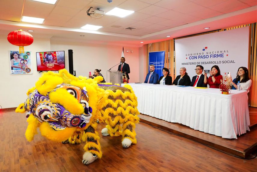 El corazón del Barrio Chino, ubicado en El Dorado, se prepara para ser el escenario de una celebración única: “El Desfile y Feria del Año Nuevo Chino 2025” en Panamá, que tendrá lugar el próximo 2 de febrero y estará guiado este año por la serpiente de madera. El corazón del Barrio Chino, ubicado en El Dorado, se prepara para ser el escenario de una celebración única: “El Desfile y Feria del Año Nuevo Chino 2025” en Panamá, que tendrá lugar el próximo 2 de febrero y estará guiado este año por la serpiente de madera.