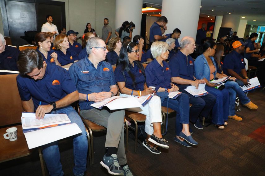 MOCA cubrió aproximadamente el 50% de sus cargos de elección. MOCA cubrió aproximadamente el 50% de sus cargos de elección.