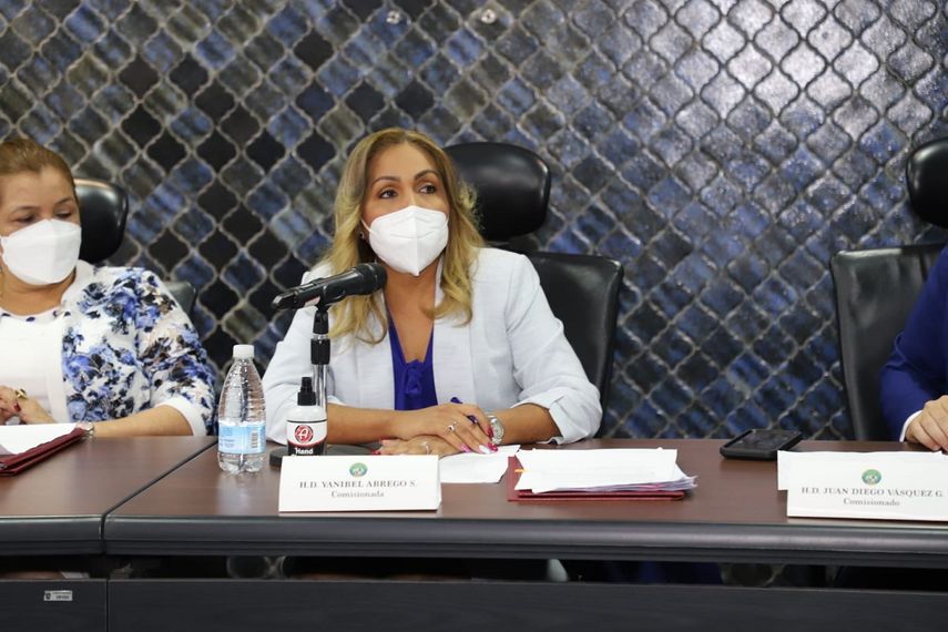 La diputada Ábrego tiene a 28 personas nombradas.