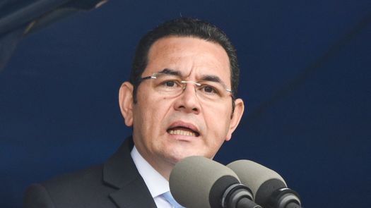 Ordenan investigar al expresidente guatemalteco Jimmy Morales por la muerte de 41 niñas