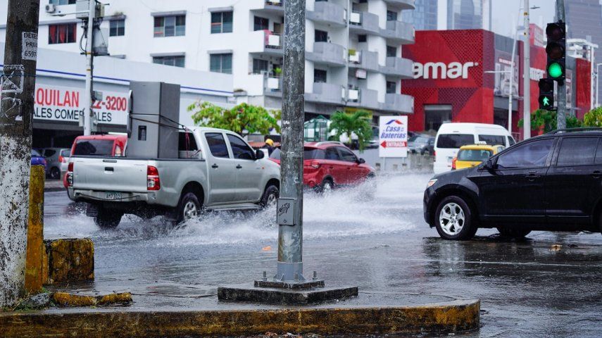 Sinaproc emite aviso de vigilancia por el paso de onda tropical #28 por Panamá.