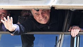 Jair Bolsonaro promete firme oposición a Lula en su regreso a Brasil
