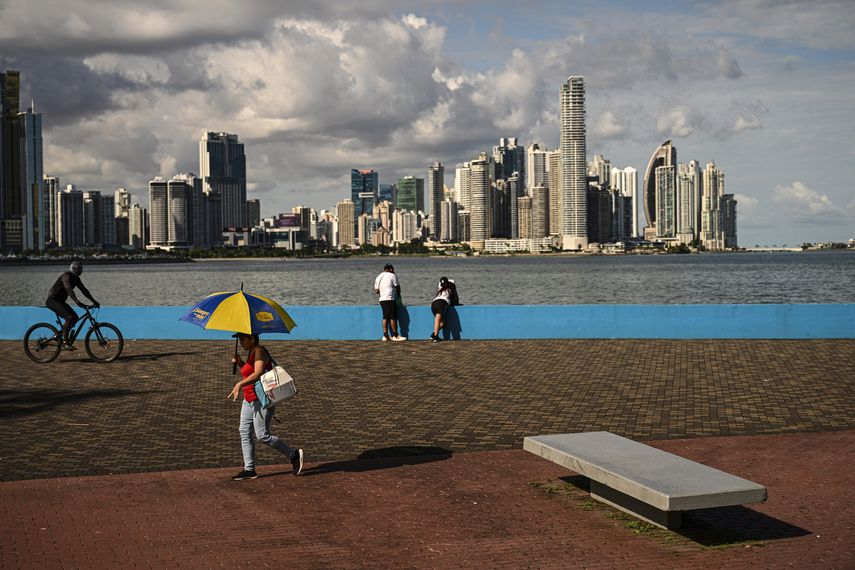 La deuda y la rigidez del gasto elevan en un 13,6 % el presupuesto de Panamá para 2026