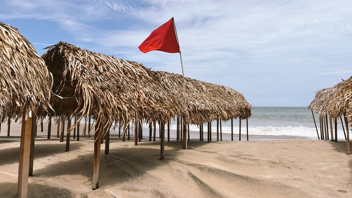 El Sistema Nacional de Protección Civil (SINAPROC) emitió un aviso de prevención ante un evento de mar de fondo que afectará el litoral del Pacífico panameño, con condiciones que podrían representar riesgos para bañistas, pescadores y embarcaciones pequeñas. El Sistema Nacional de Protección Civil (SINAPROC) emitió un aviso de prevención ante un evento de mar de fondo que afectará el litoral del Pacífico panameño, con condiciones que podrían representar riesgos para bañistas, pescadores y embarcaciones pequeñas.