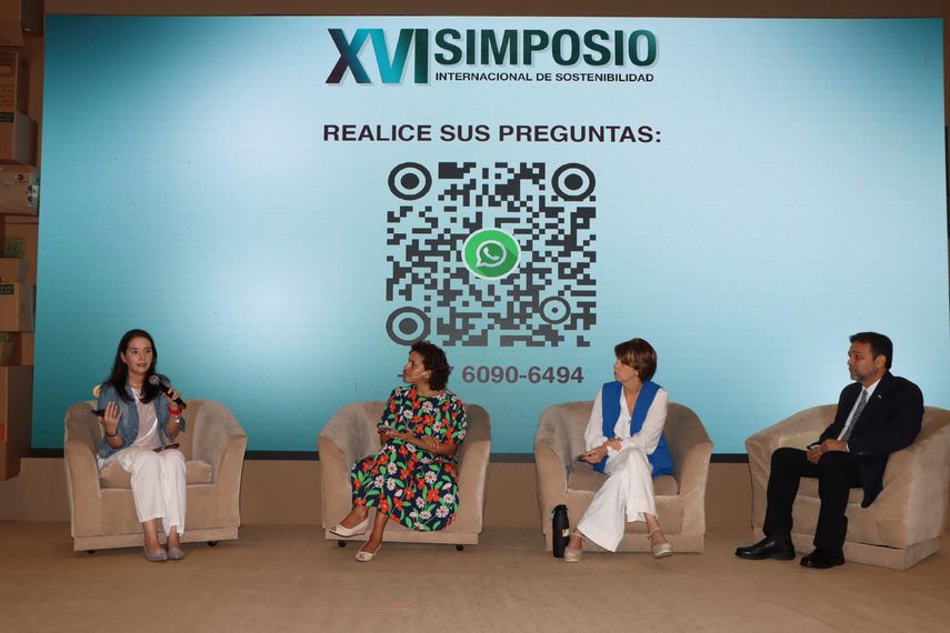 En los dos primeros días de actividades del Simposio Internacional sobre Sostenibilidad organizado por el Sindicato de Industriales; el MiAmbiente ha tenido importantes participaciones a través de su equipo técnico. En los dos primeros días de actividades del Simposio Internacional sobre Sostenibilidad organizado por el Sindicato de Industriales; el MiAmbiente ha tenido importantes participaciones a través de su equipo técnico.