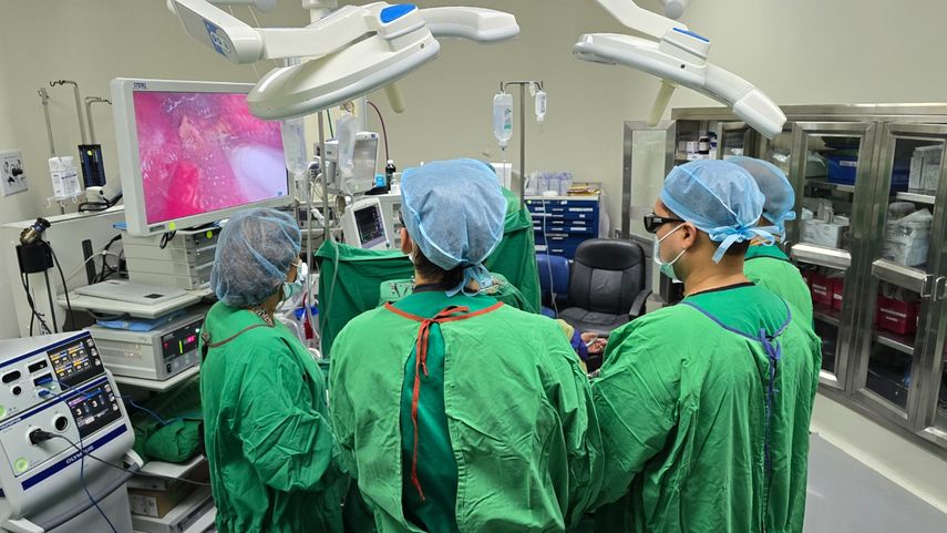 La Asociación de Médicos, Odontólogos y Profesionales Afines de la Caja de Seguro Social (Amoacss) anunció un paro nacional de labores a partir de las 7:00 a.m. del próximo lunes 5 de mayo, en rechazo a la Ley 462 que reforma la CSS. La Asociación de Médicos, Odontólogos y Profesionales Afines de la Caja de Seguro Social (Amoacss) anunció un paro nacional de labores a partir de las 7:00 a.m. del próximo lunes 5 de mayo, en rechazo a la Ley 462 que reforma la CSS.