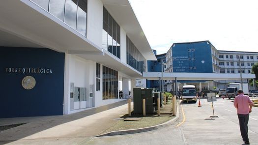 Dentro del Hospital Regional de David se realizan cirugías generales, vascular periférico, neurocirugía, oftalmología, cirugía plástica y reconstructiva, otorrinolaringología, urología y maxilofacial.