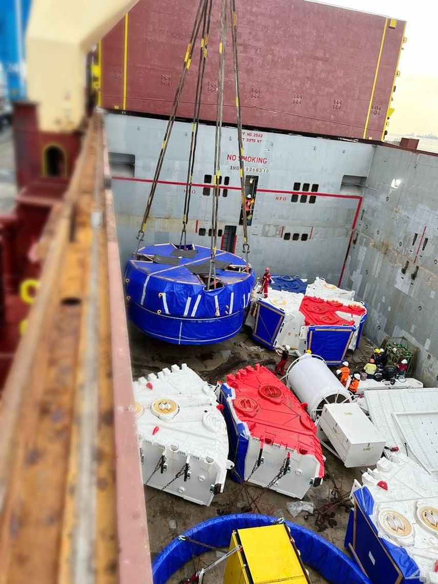 Ya se encuentra en Panamá el primer embarque de las primeras piezas de la tuneladora que se encargará de excavar el túnel de la Línea 3 del Metro. Ya se encuentra en Panamá el primer embarque de las primeras piezas de la tuneladora que se encargará de excavar el túnel de la Línea 3 del Metro.