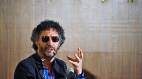 Critican a funcionarios de cultura de Cuba que han impidiendo la presentación del documental sobre la estrecha relación del roquero Fito Páez con La Habana.&nbsp;