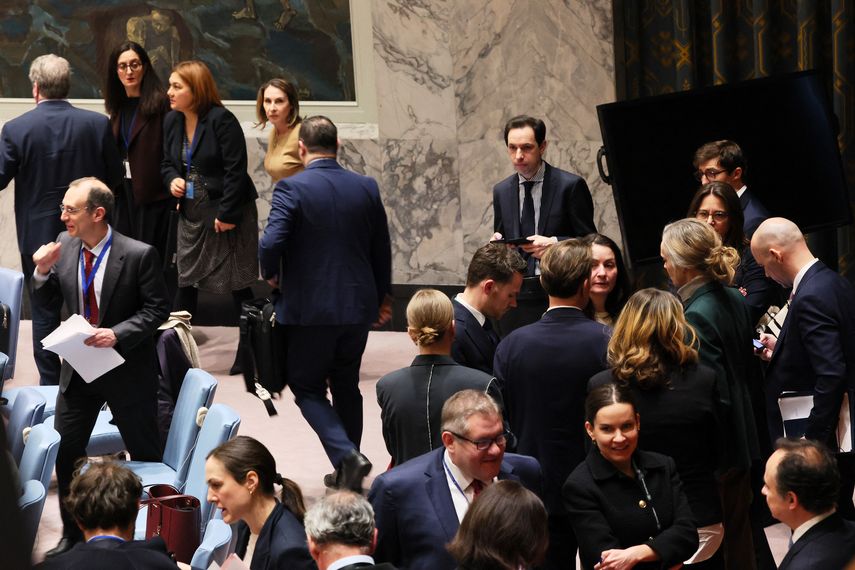 En la Asamblea General, Estados Unidos y Rusia se posicionaron contra este texto. En la Asamblea General, Estados Unidos y Rusia se posicionaron contra este texto.
