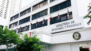 MEF cataloga inusual rebaja de calificación de Panamá en periodo de elecciones