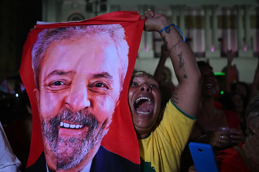 El izquierdista Luiz Inácio Lula da Silva comienza este lunes a lidiar con los desafíos que tendrá al gobernar por tercera vez Brasil, un país partido en dos.