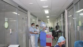 La Unidad de Cuidados Intensivos (UCI) en el Complejo Hospitalario en David está completamente equipada para atender a pacientes en condiciones críticas.