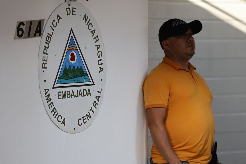 Expectación en Panamá por el viaje de expresidente Martinelli hacia su asilo en Nicaragua