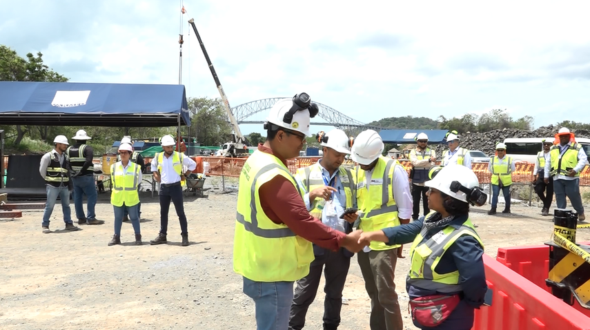 Trabajos del cuarto puente sobre el Canal con un 20% de avance. Diputados realizaron inspección