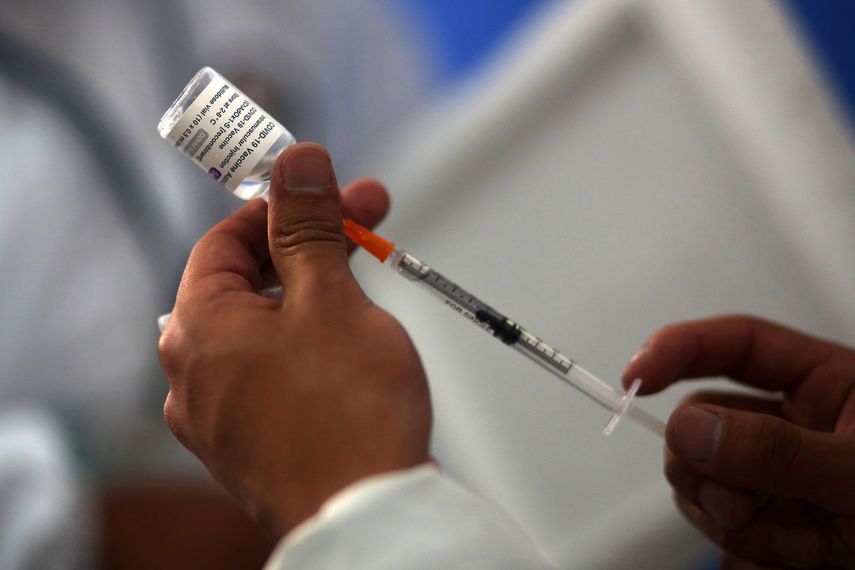 Bolivia recibe donación china de 3 millones de vacunas