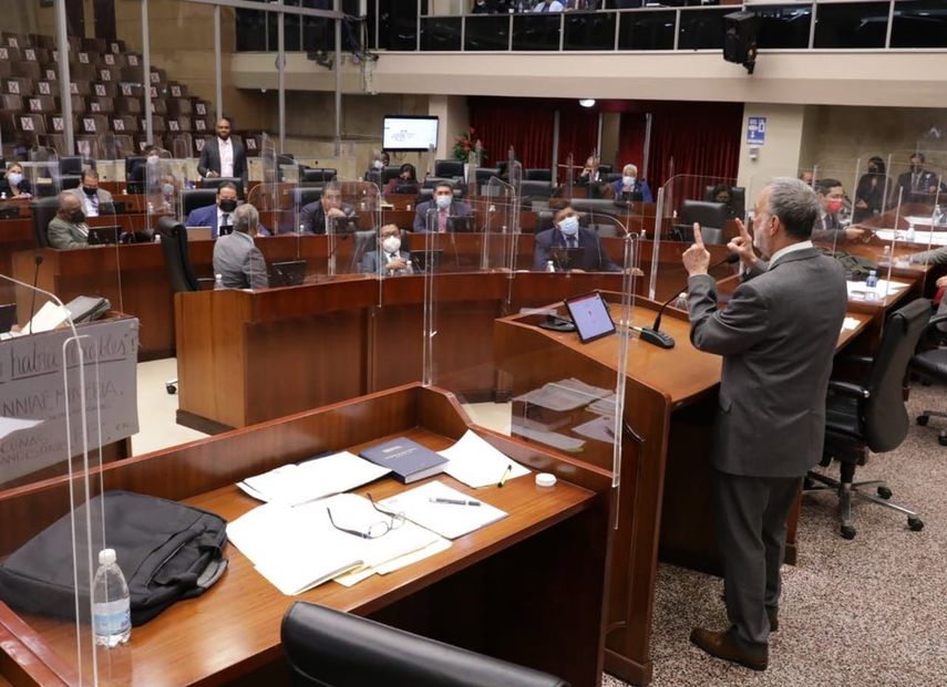 Asamblea Nacional en sesión permanente por código electoral