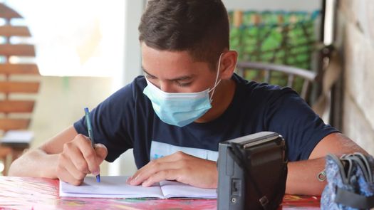 Programa Educación en Casa, avanza hacia su implementación