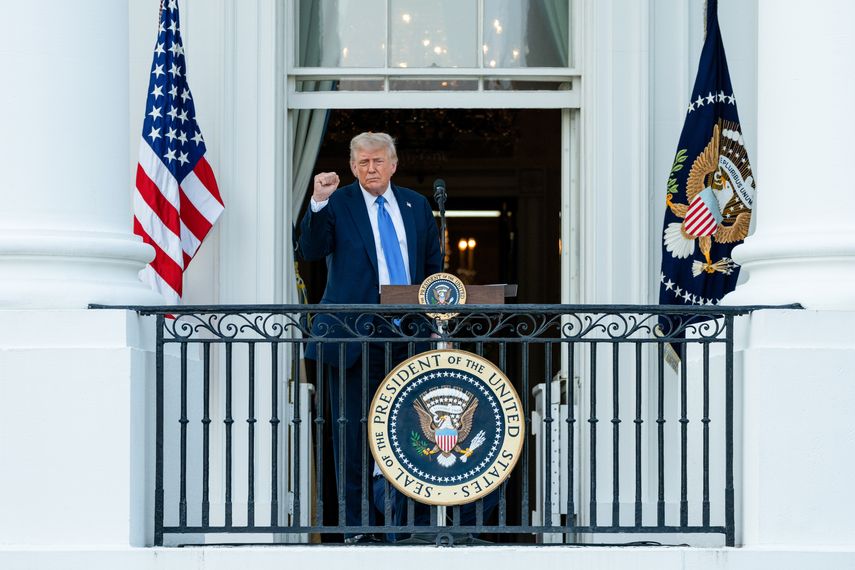 La orden del presidente Donald Trump que impide el ingreso a Estados Unidos (EEUU) a ciudadanos de 12 países entró en vigor inmediatamente después de la medianoche del lunes, en una medida que revive una similar implementada en su primer mandato. La orden del presidente Donald Trump que impide el ingreso a Estados Unidos (EEUU) a ciudadanos de 12 países entró en vigor inmediatamente después de la medianoche del lunes, en una medida que revive una similar implementada en su primer mandato.