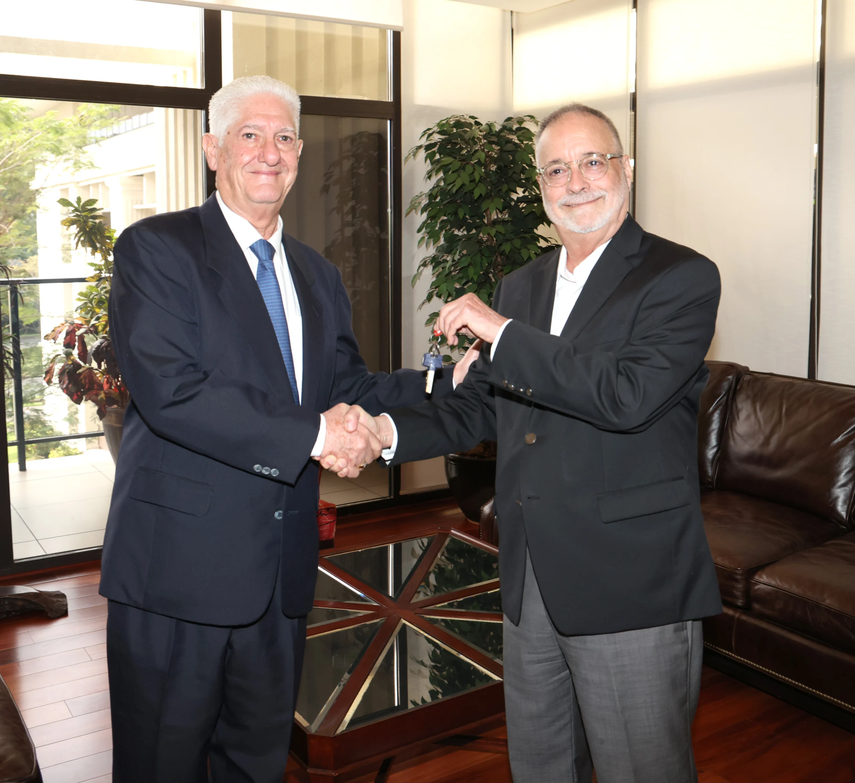 Este 2 de enero de 2025, el Tribunal Electoral (TE) de Panamá celebró su primera sesión del año, en la cual se oficializó la incorporación de Narciso Arellano Moreno como magistrado. Este 2 de enero de 2025, el Tribunal Electoral (TE) de Panamá celebró su primera sesión del año, en la cual se oficializó la incorporación de Narciso Arellano Moreno como magistrado.