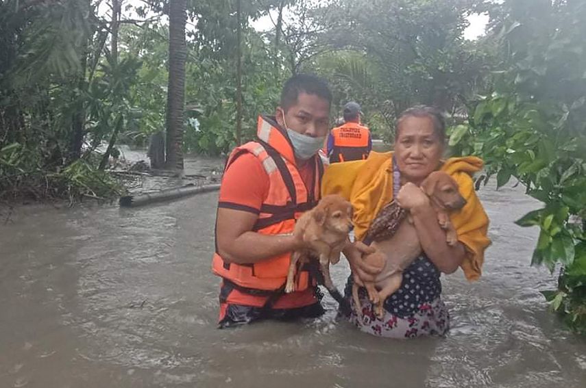 El balance de la tormenta tropical Megi en Filipinas se elevó a 67 muertos este miércoles según el balance oficial, que aumenta a medida que los socorristas descubren cuerpos sepultados por los desprendimientos de tierra.