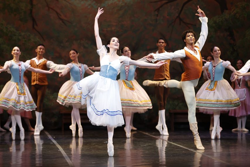 Ministra de Cultura de Panamá regresa al escenario como bailarina por una obra benéfica