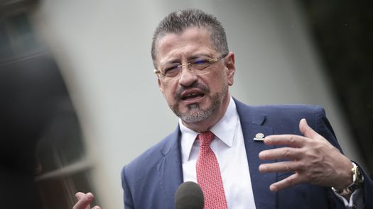 Presidente de Costa Rica comparecerá el 22 de agosto acusado de manejo irregular de fondos