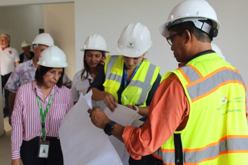 Construcción de policentro San Isidro, en un 60% de avance.