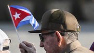 Estados Unidos (EEUU) inculpó este miércoles al expresidente cubano Raúl Castro por el derribo de dos avionetas en 1996, la primera vez que un alto cargo del régimen comunista es acusado ante la justicia de su país vecino y enemigo. Estados Unidos (EEUU) inculpó este miércoles al expresidente cubano Raúl Castro por el derribo de dos avionetas en 1996, la primera vez que un alto cargo del régimen comunista es acusado ante la justicia de su país vecino y enemigo.