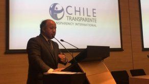 Renuncia presidente de Chile Transparente