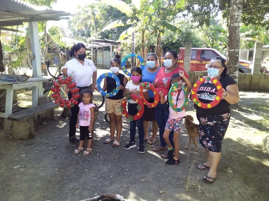 MiAmbiente promueve manualidades de reciclaje en Barú