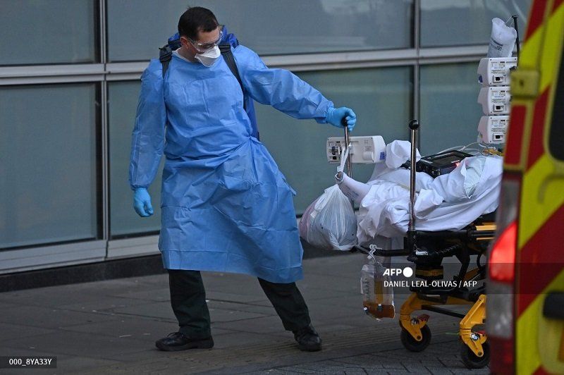 Inglaterra busca camas de hospital ante el aumento de pacientes de covid-19