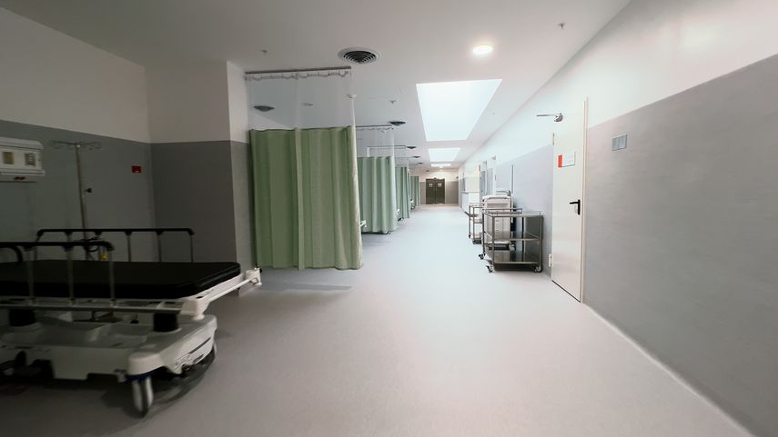 En la Ciudad de la Salud se ha adaptado el área de Recepción de Adultos Críticos para recibir aquellos pacientes que lleguen en ambulancias 