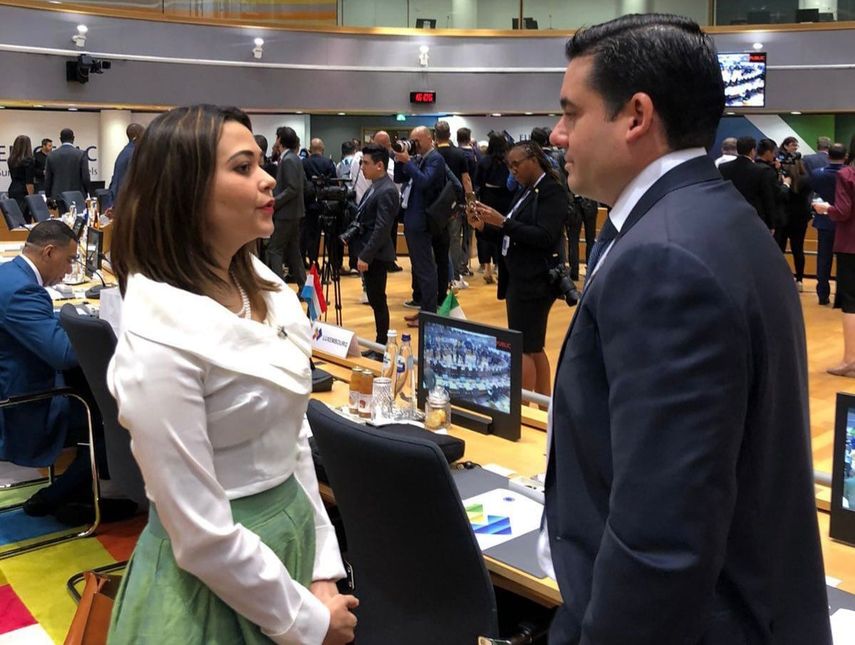 Gaby Carrizo y Canciller Tewaney asisten a cumbre UE-CELAC