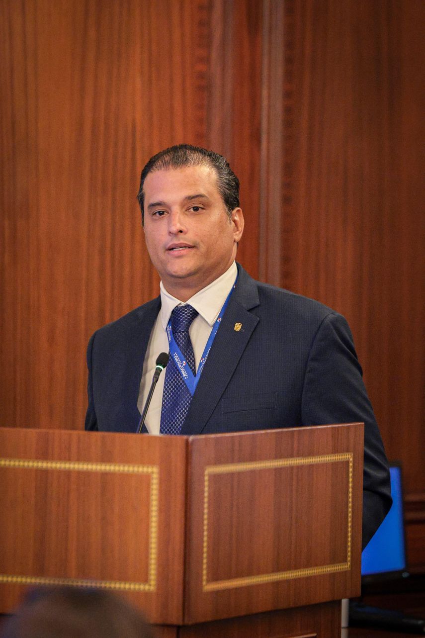 Rafael Bárcenas director de la Autoridad de Aeronáutica Civil, sustentó la iniciativa ante el Gabinete. Rafael Bárcenas director de la Autoridad de Aeronáutica Civil, sustentó la iniciativa ante el Gabinete.
