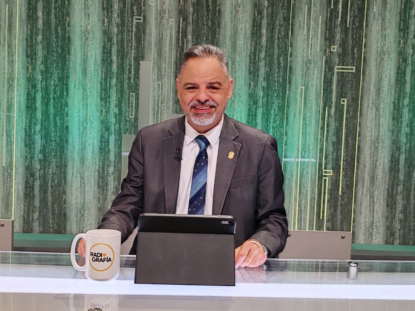 Nuevo proyecto de ley busca limitar uso de celulares en clases, habrá excepciones