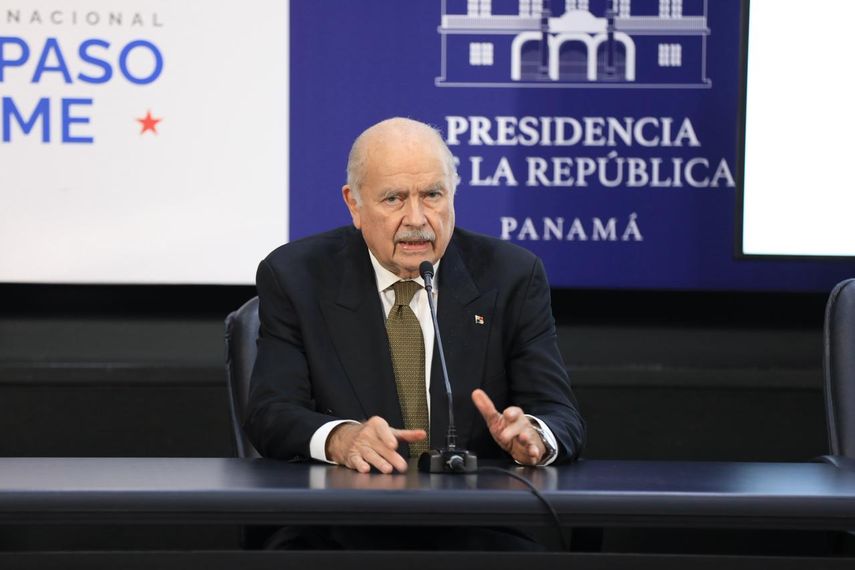 El constitucionalista Miguel Antonio Bernal rindió informe sobre el avance de las consultas en Panamá: El tema de la reelección salió a relucir.