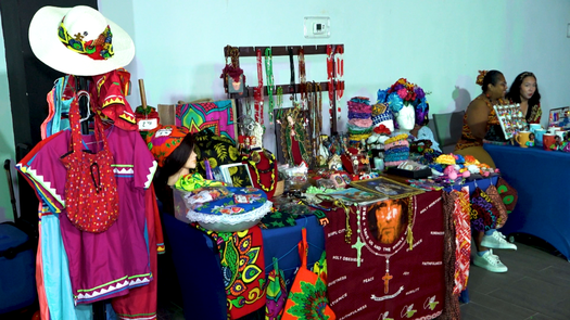 Durante la feria de la Ampyme participaron emprendedores dedicados a la elaboración de trenzas y peinados afro. Durante la feria de la Ampyme participaron emprendedores dedicados a la elaboración de trenzas y peinados afro.