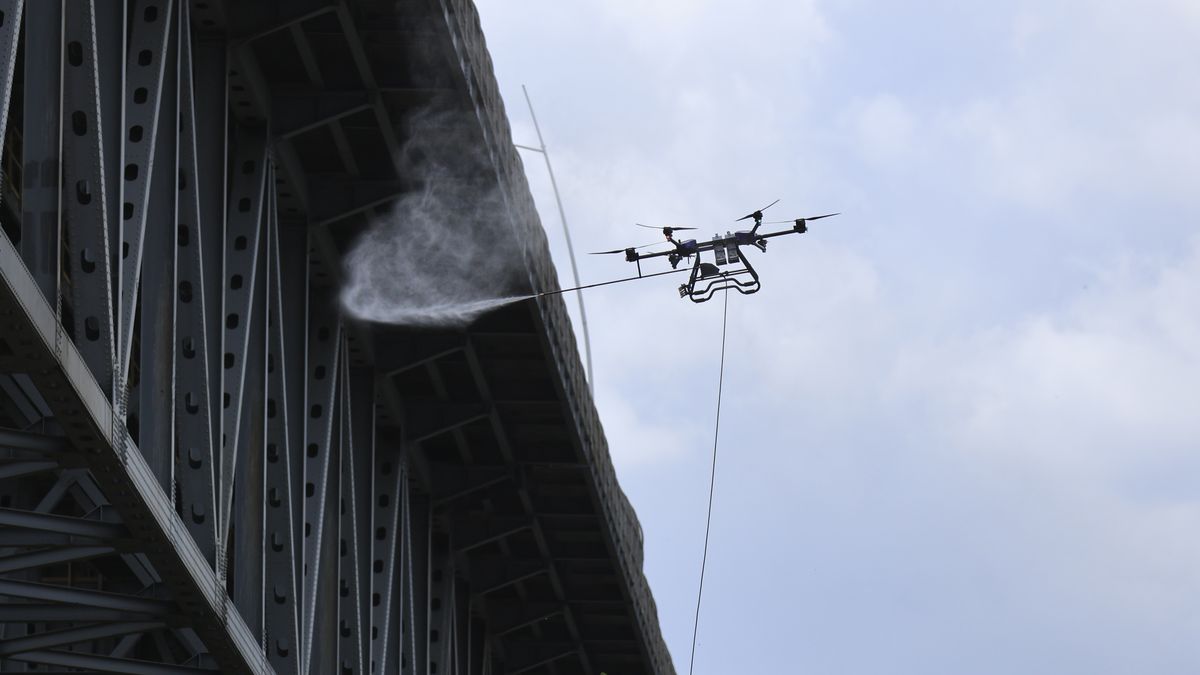 La Asociación Panameña de Ejecutivos de Empresa (APEDE) aseguró que lo ocurrido en el Puente de las Américas debe ser tomado como una señal de alerta sobre la falta de protocolos claros para responder a emergencias en infraestructuras clave del país. La Asociación Panameña de Ejecutivos de Empresa (APEDE) aseguró que lo ocurrido en el Puente de las Américas debe ser tomado como una señal de alerta sobre la falta de protocolos claros para responder a emergencias en infraestructuras clave del país.