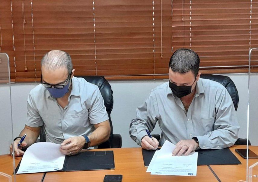 La Cámara Marítima de Panamá y la Asociación de Armadores firman convenio.