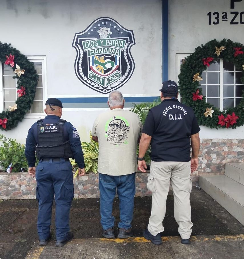 Funcionarios del MOP aprehendidos por hurtar gasolina de autos oficiales